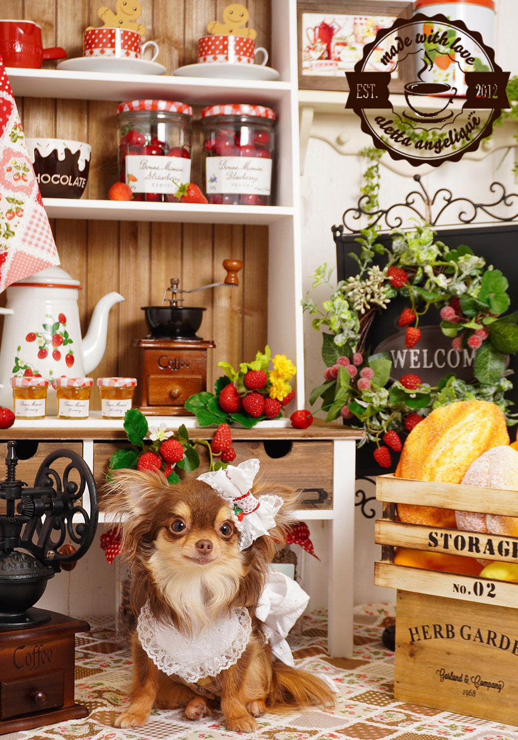 aletta angelique CAFEエプロン Strawberry white